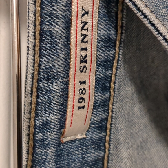 Guess 1981 Embroidered Skinny Jeans#Clearance#Lastprice#No offer - Picture 3 of 9
